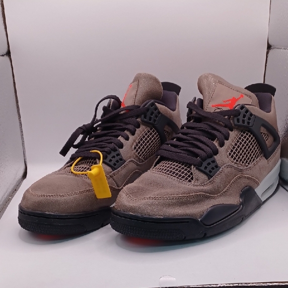 NEW Nike Air Jordan 4 Taupe Haze Sneakers-Mens Size 10 US DB0732-200 - Picture 1 of 13